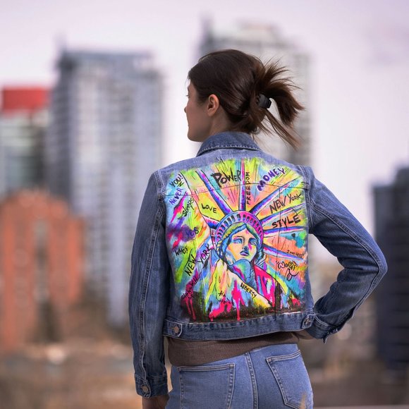 Vintage Denim Jacket New York Women's M Size Hand Painted Art - Picture 6 of 6